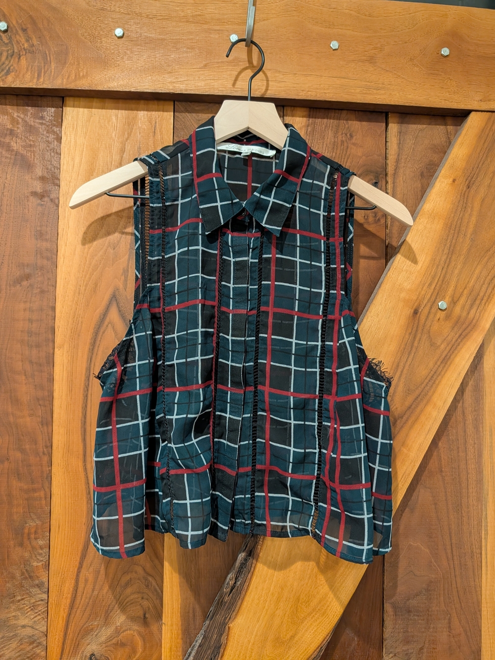 Sleeveless Plaid Button-Front Top - Black and Red